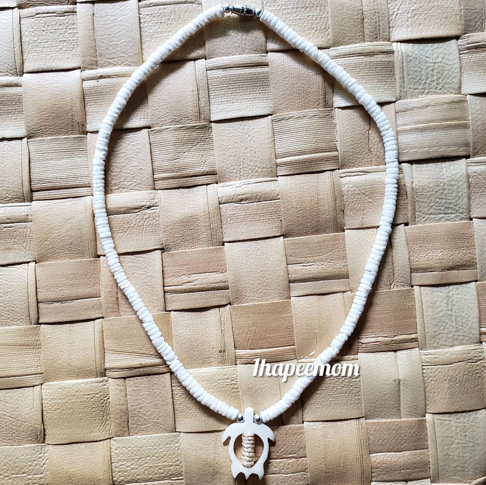 Shell Necklace Hawaiian Honu Turtle Charm - Picture 3 of 7